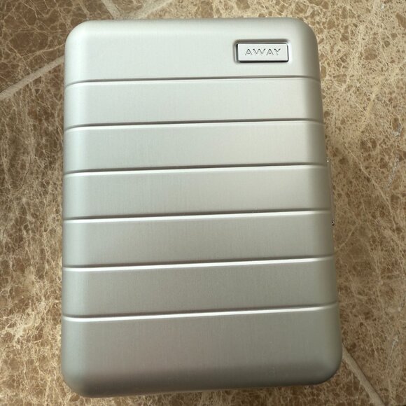 NEW Away Travel Mini Silver Aluminum Suitcase Toiletry Case - Picture 4 of 9